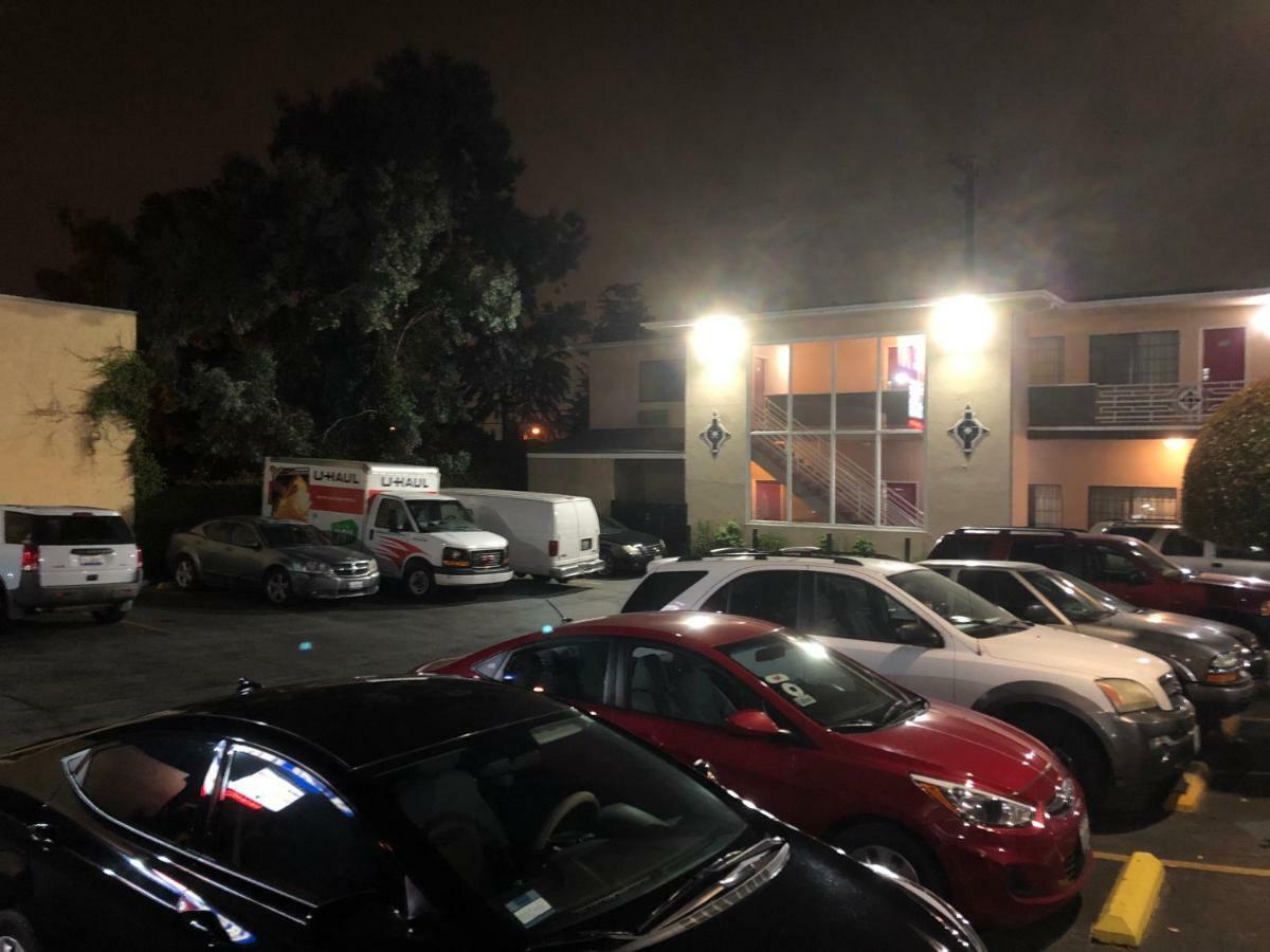 Whittier Travel Inn Buitenkant foto