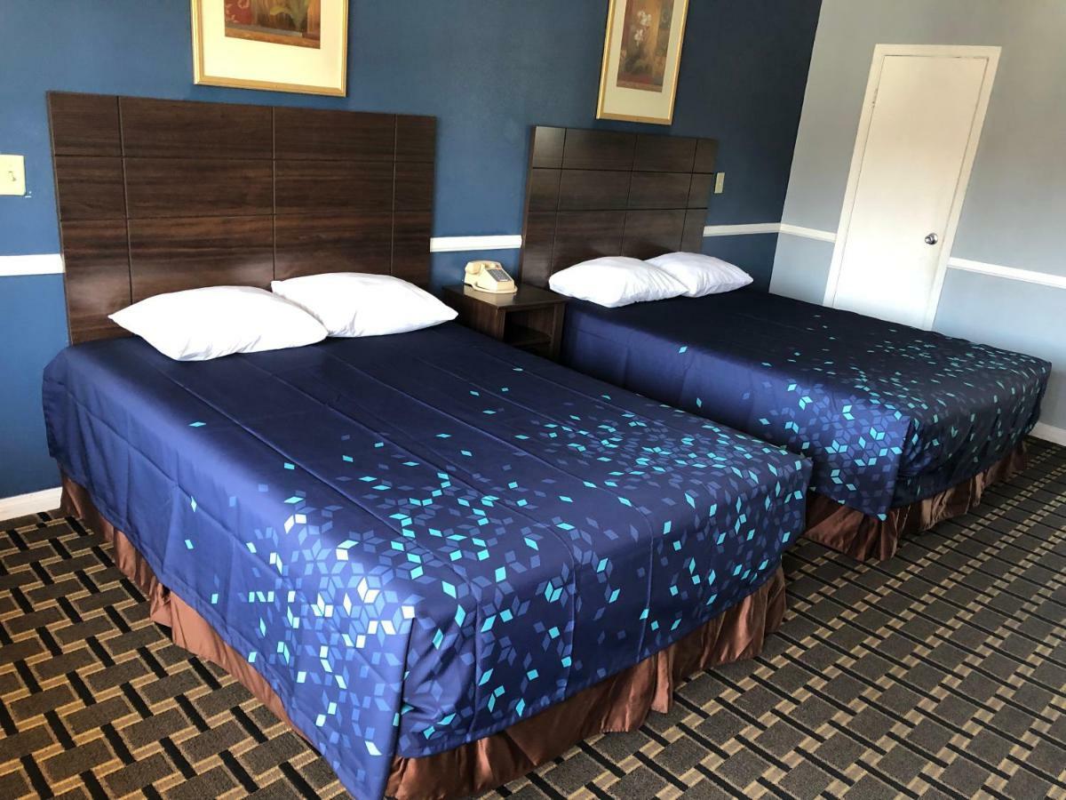 Whittier Travel Inn Buitenkant foto